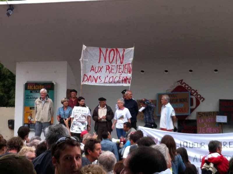 manifestation_arcachon_2.JPG